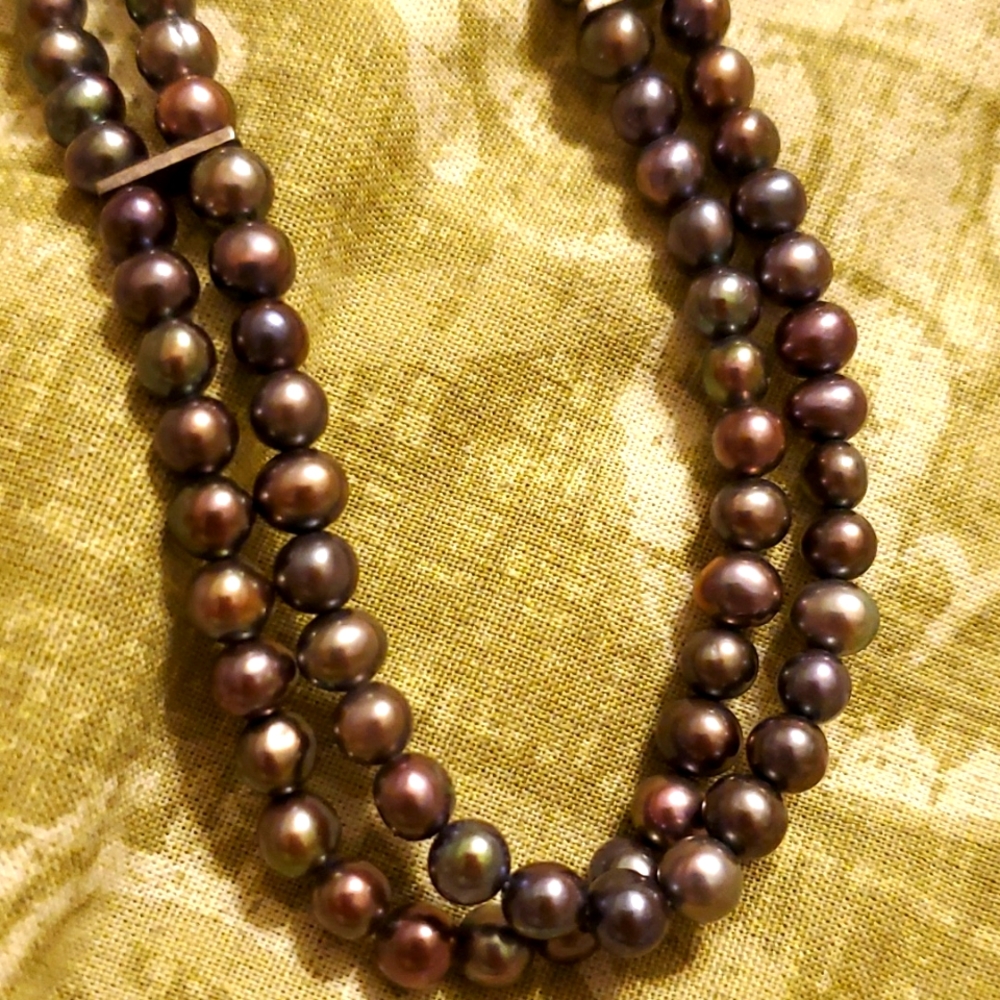 Faux black pearl choker